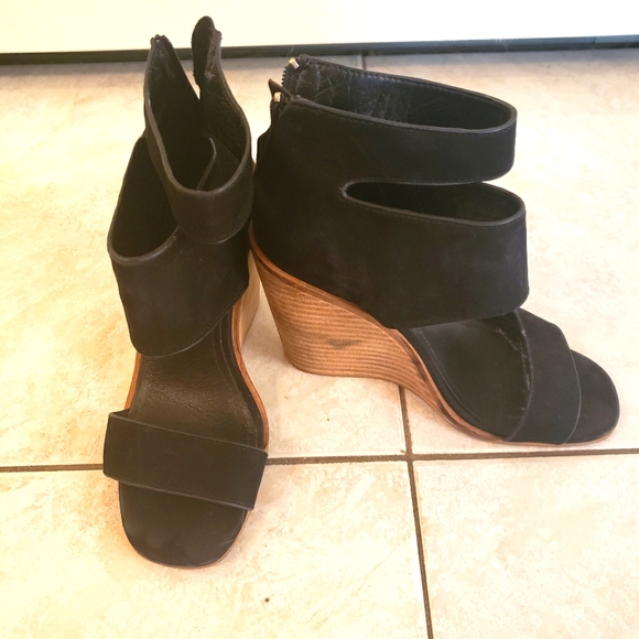 Kelsi Dagger Brooklyn sandals - Picture 1 of 6